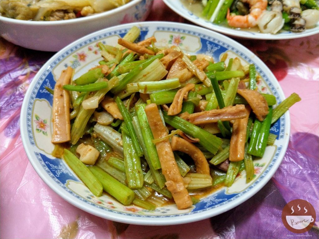 沙茶魷魚芹菜